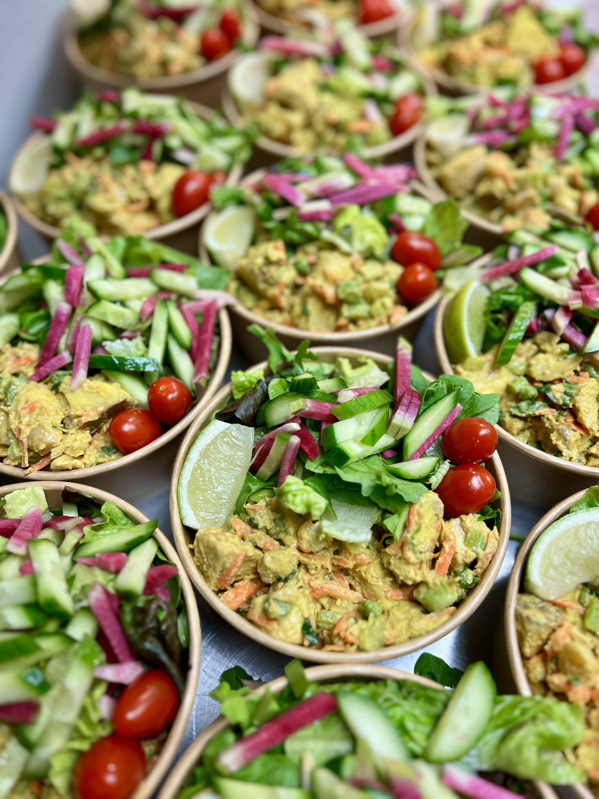 Puna Chicks Curry Chicken & Ulu 'Potato' Salad with Mixed Greens