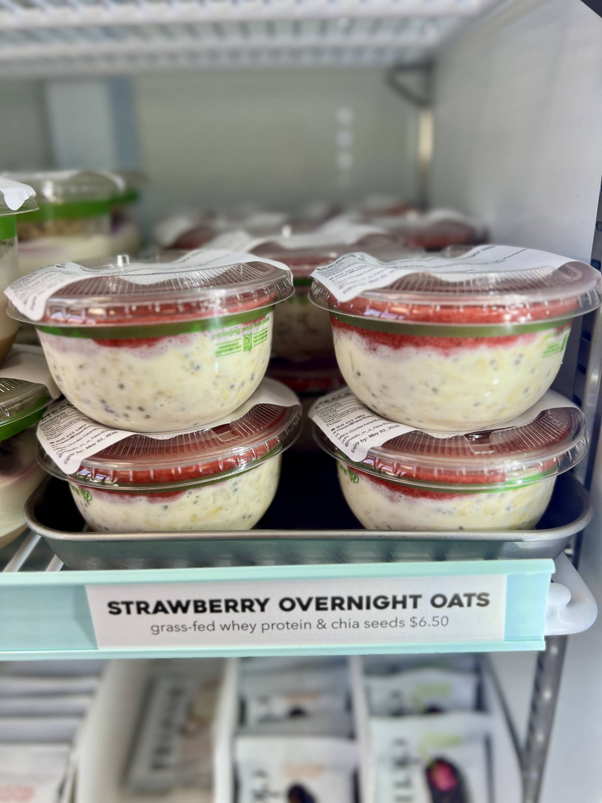 Protein Rich Strawberry Overnight Oats w. Grassfed Whey